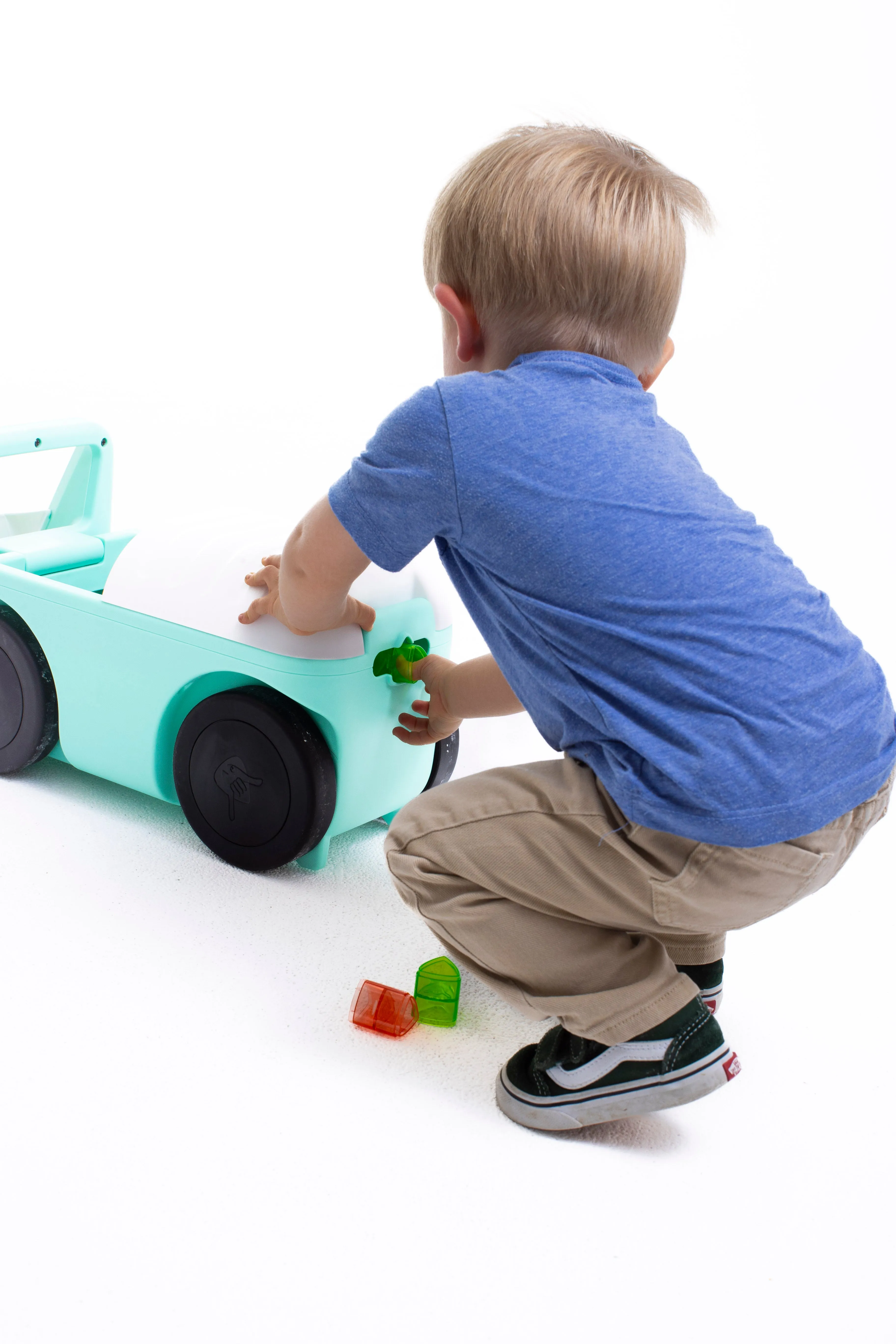 BLOCKIE - 4-wheel first ride-on that cleans up and carries all your toys
