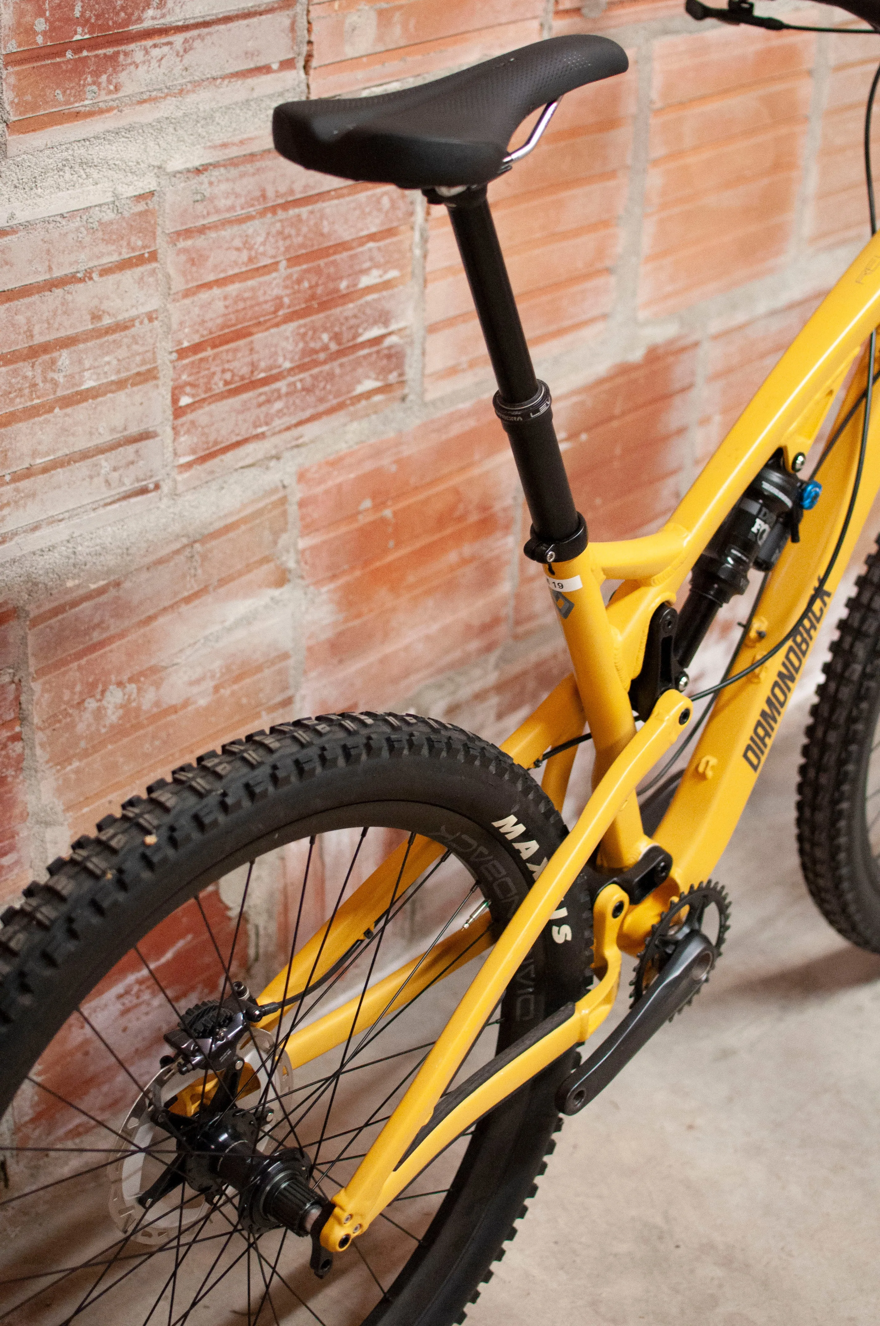 Diamondback Release 3 Full Suspension Mountain Bike, MD, Mustard