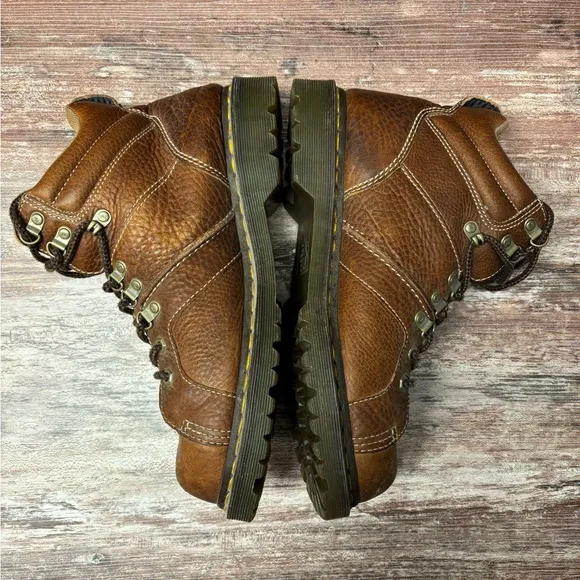 Dr. Martens | VGUC Doc Fynn Leather Boot, Size 10M 11L
