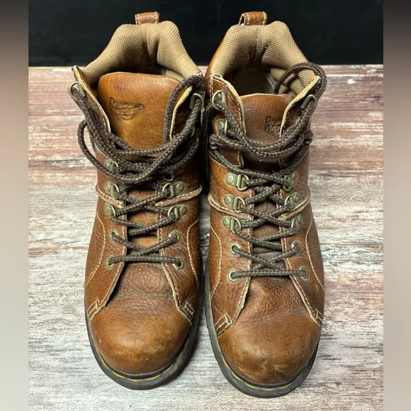 Dr. Martens | VGUC Doc Fynn Leather Boot, Size 10M 11L