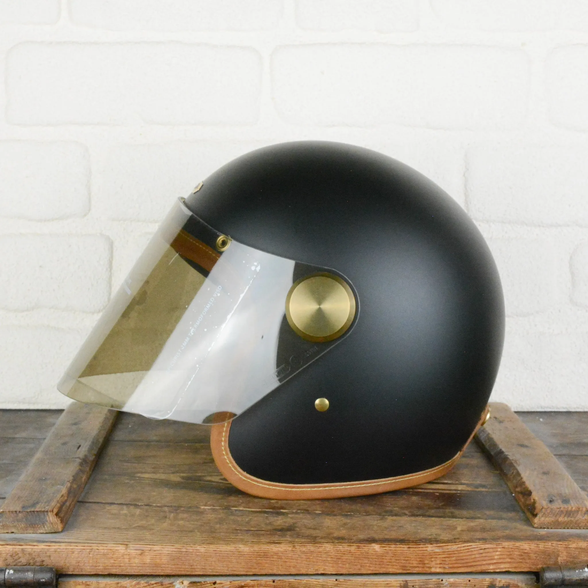 Epicurist Stable Black L ECE 22.05   desert smoke visor - Sample Sale 984