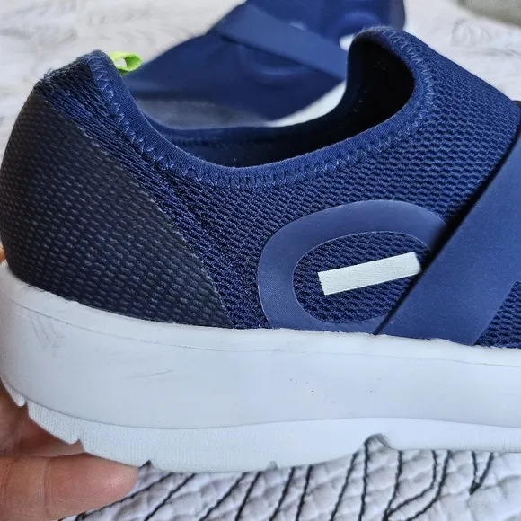 EUC OOFOS Men's OOmg Low Shoes Navy Blue Men 9.5