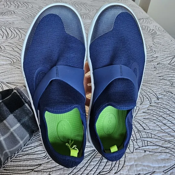 EUC OOFOS Men's OOmg Low Shoes Navy Blue Men 9.5