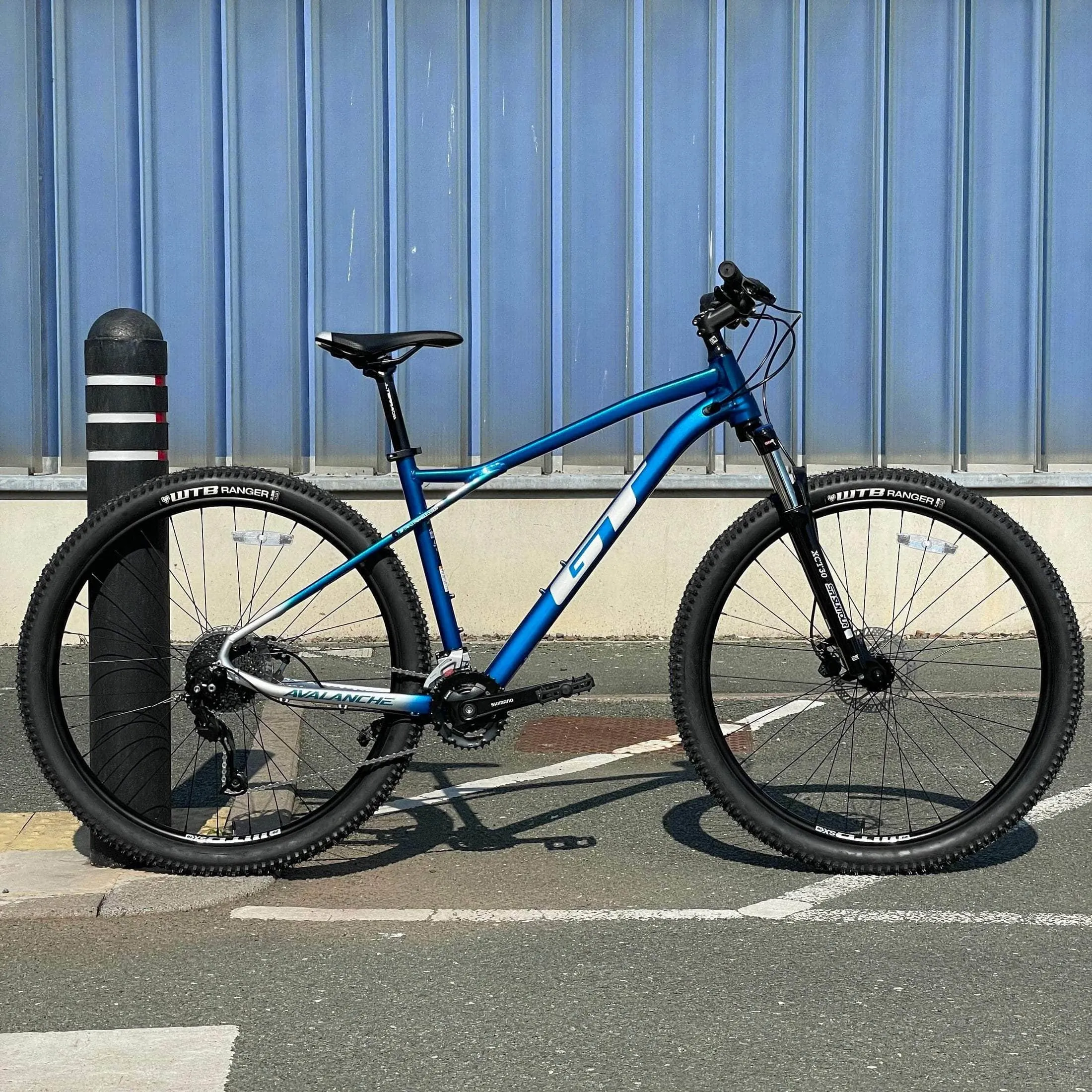 GT Avalanche Sport Mountain Bike Blue