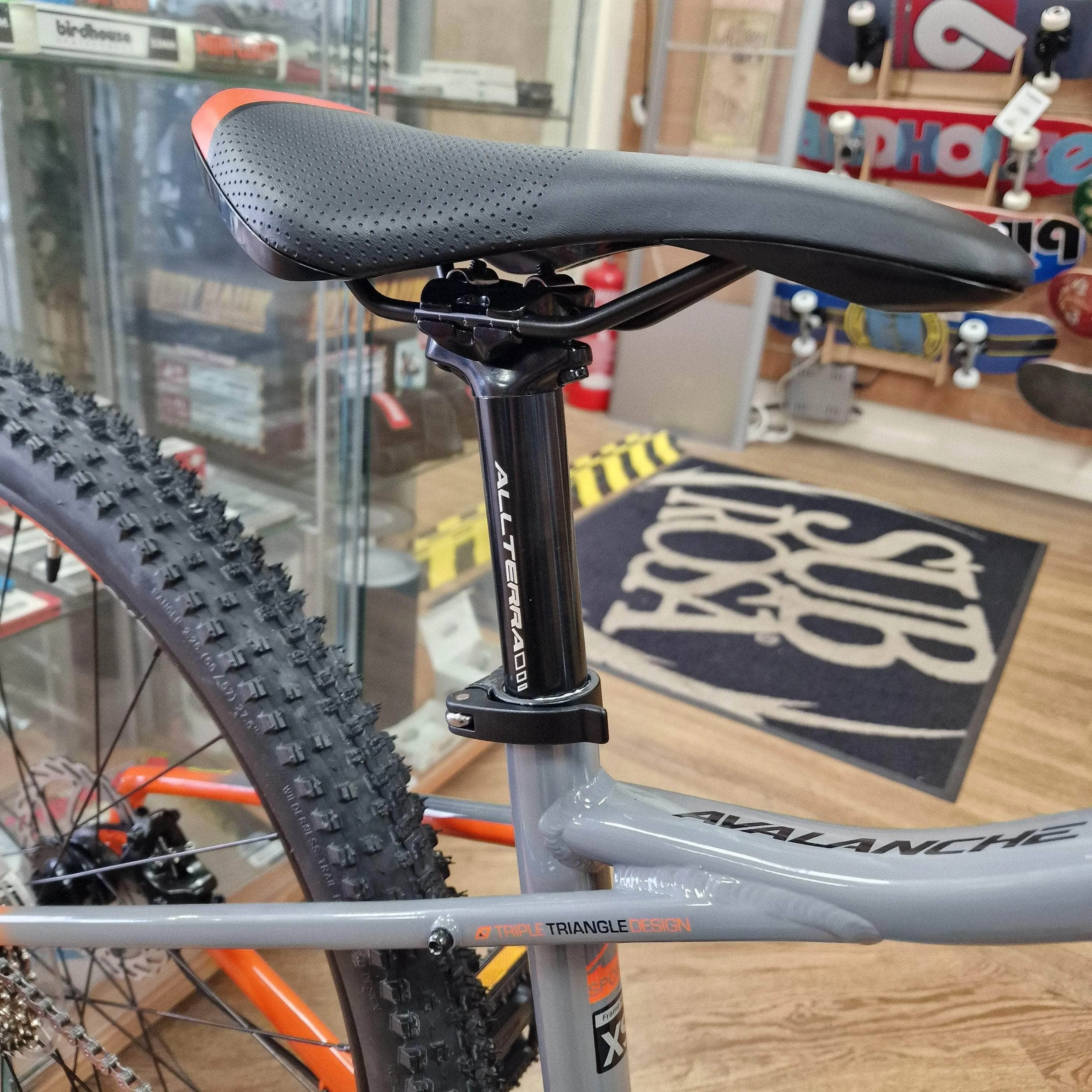 GT Avalanche Sport Mountain Bike Grey