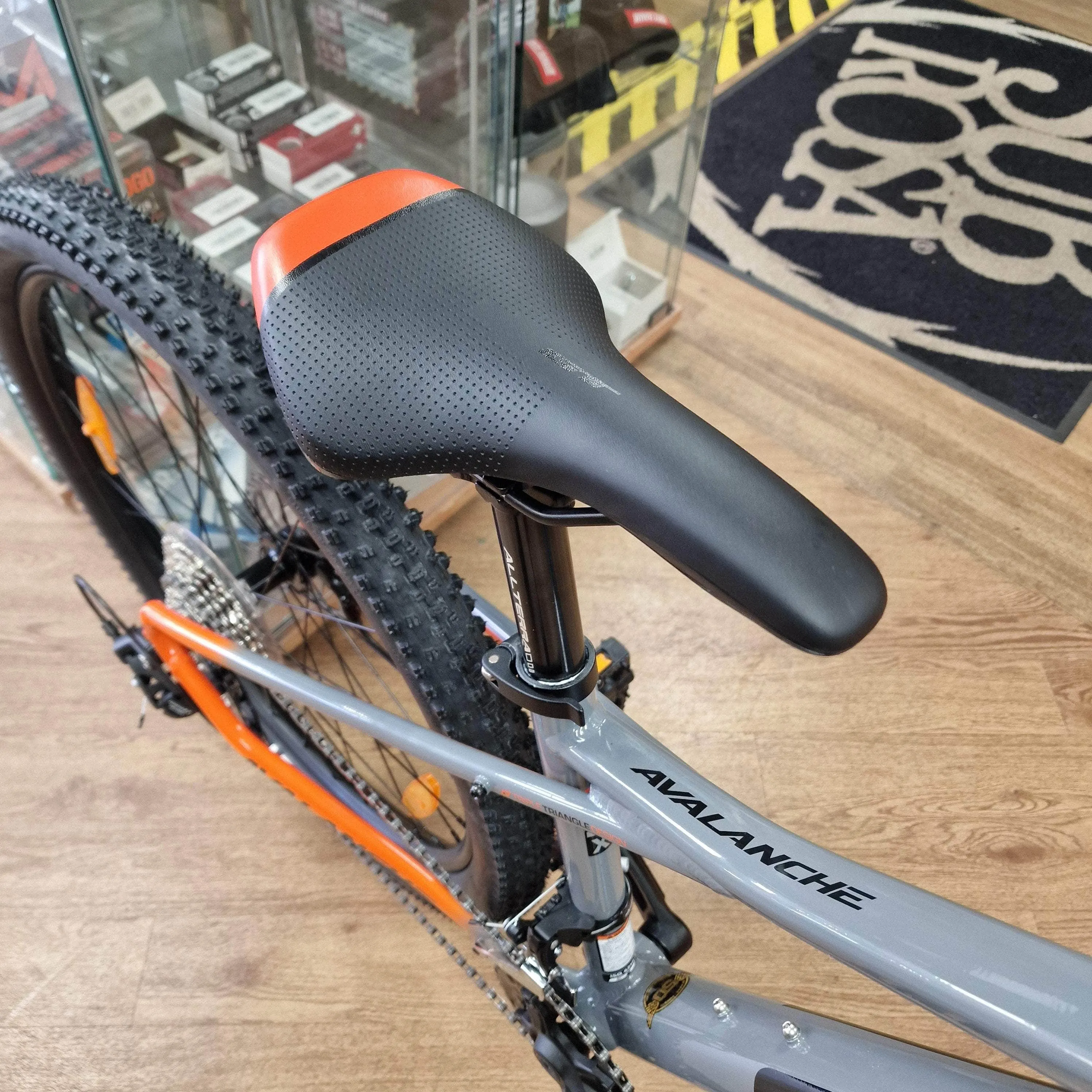 GT Avalanche Sport Mountain Bike Grey