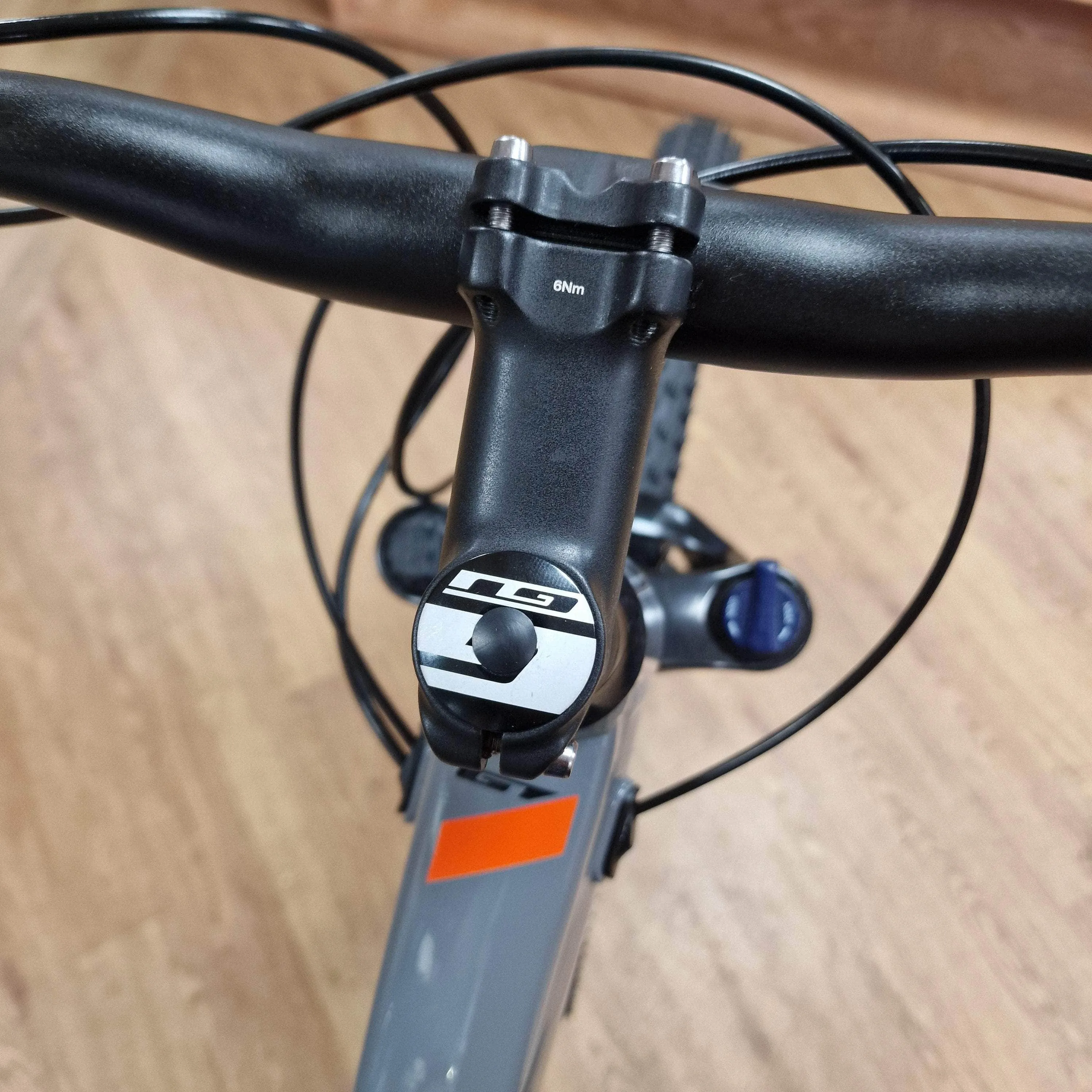GT Avalanche Sport Mountain Bike Grey