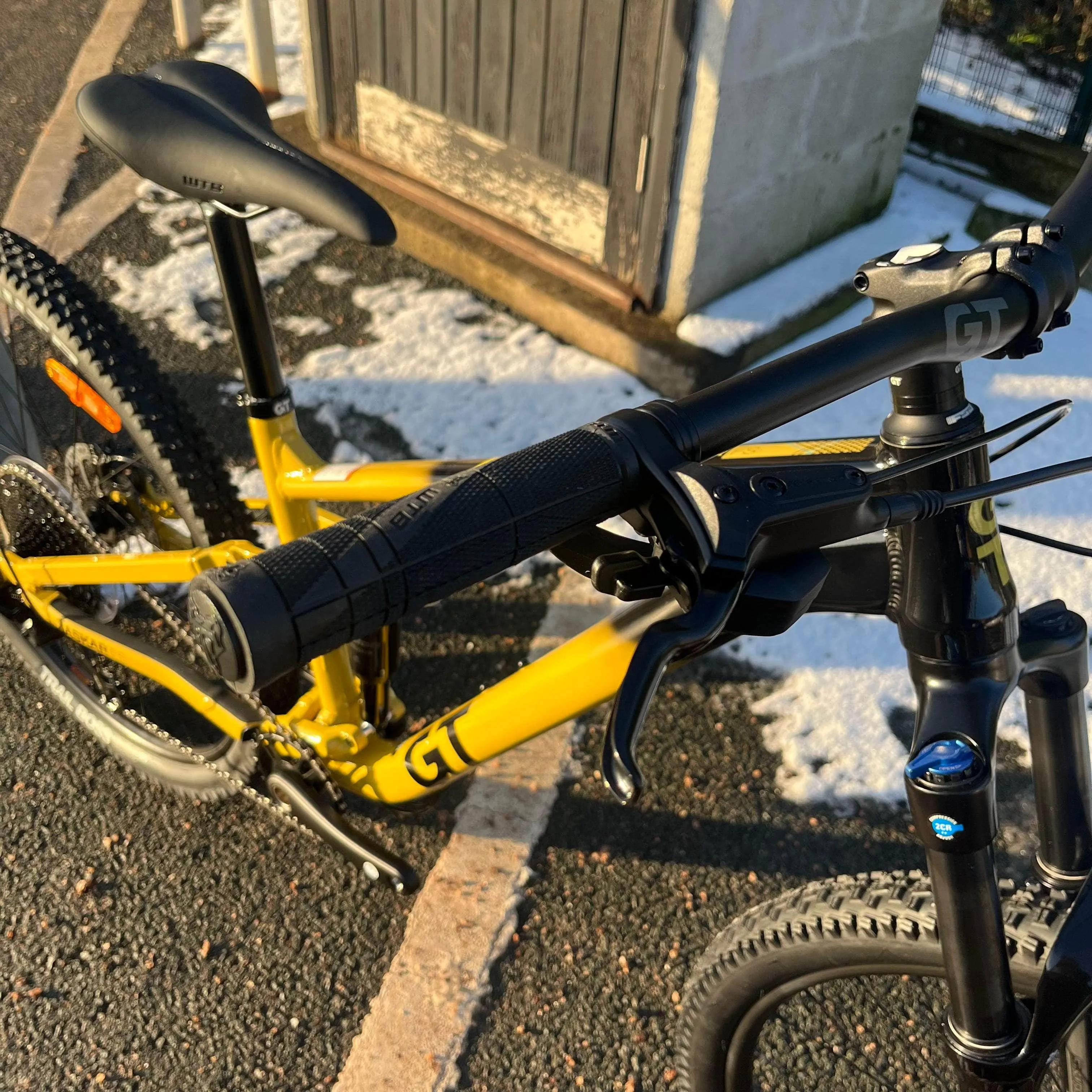 GT Zaskar FS Sport Full Suspension Mountain Bike GT Yellow