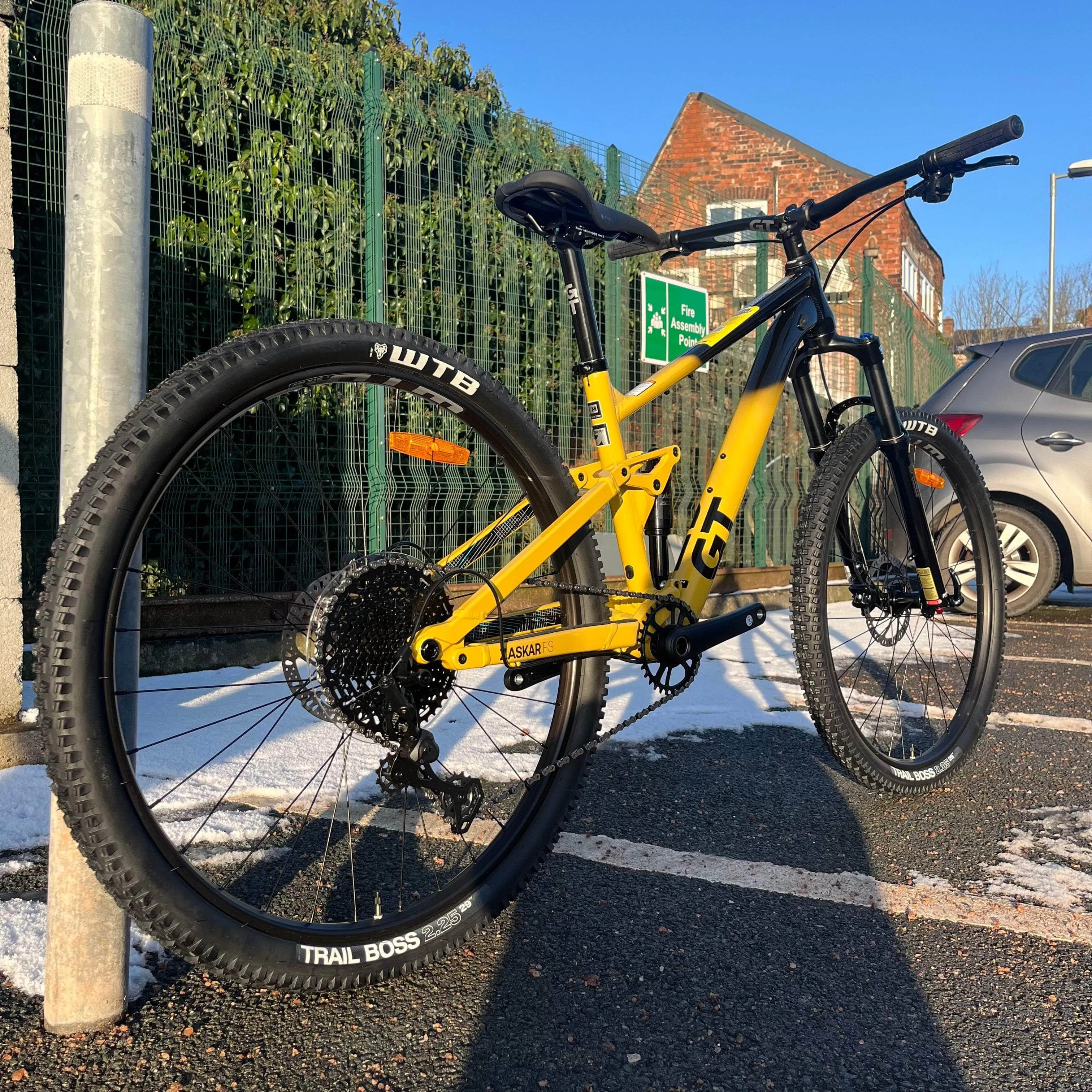 GT Zaskar FS Sport Full Suspension Mountain Bike GT Yellow