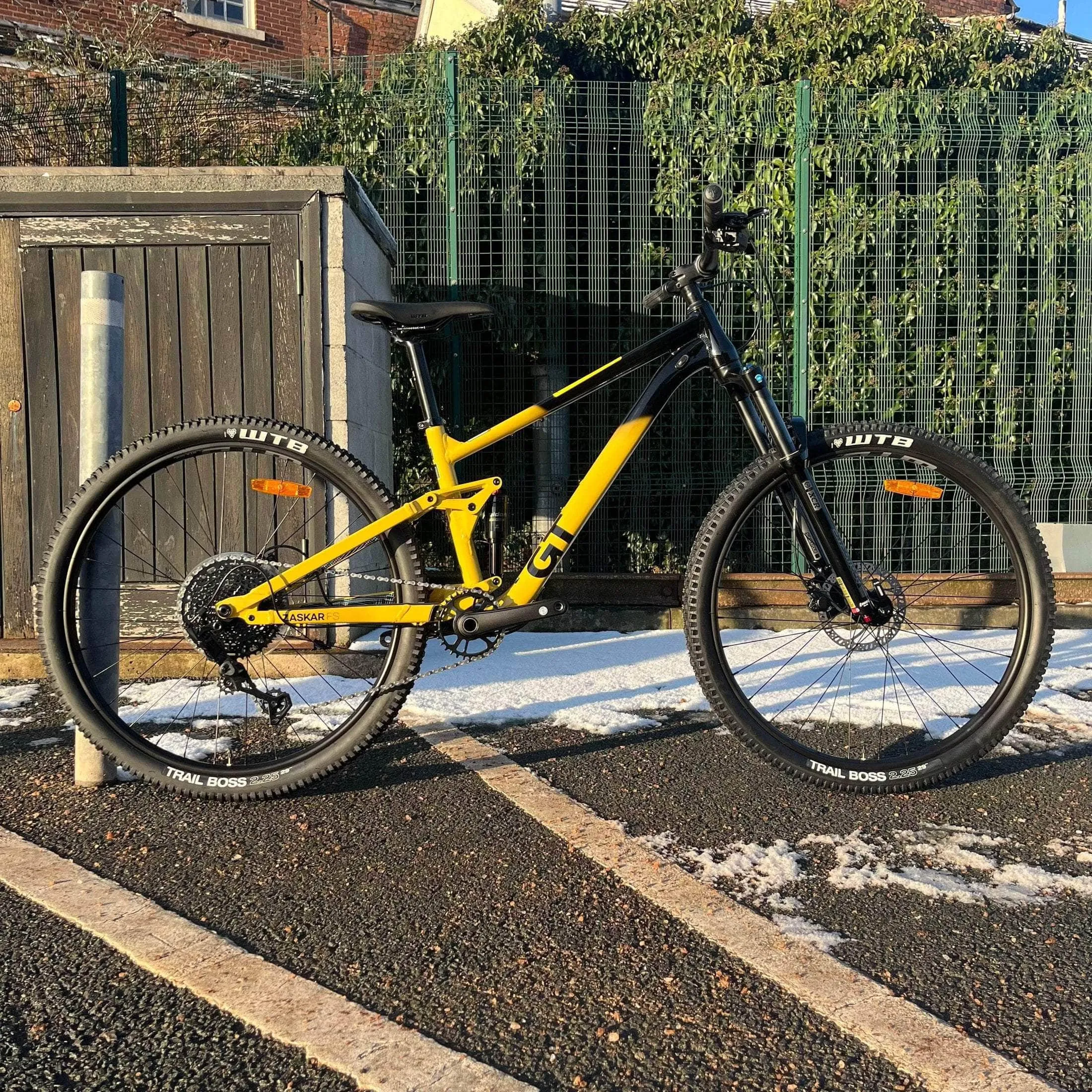 GT Zaskar FS Sport Full Suspension Mountain Bike GT Yellow