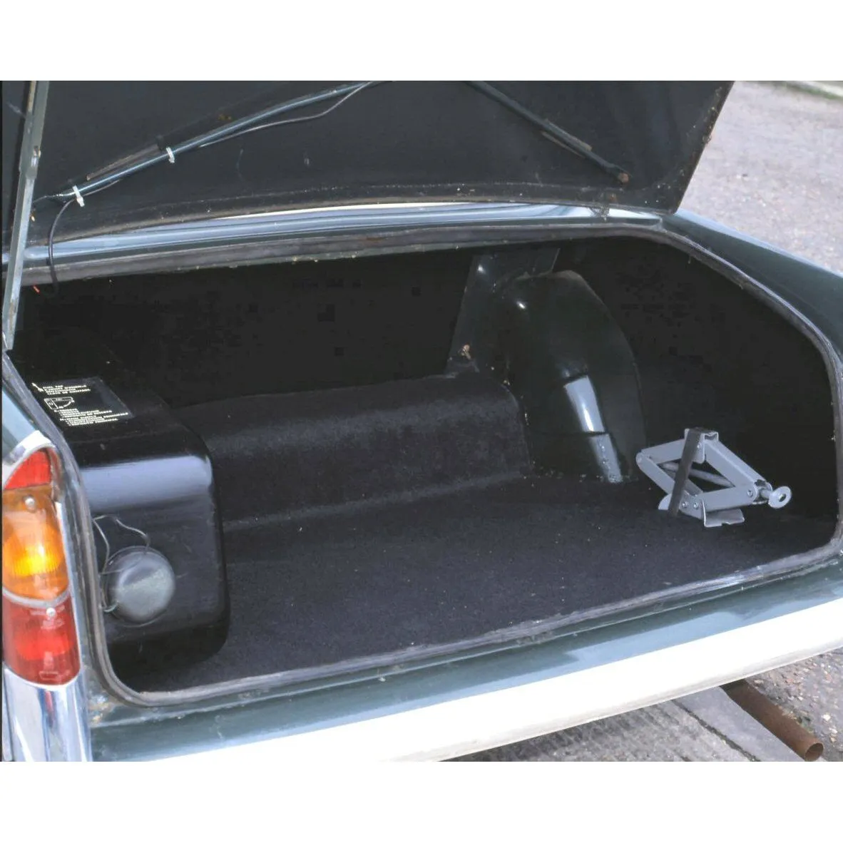 HERALD & VITESSE CONVERTIBLE BOOT CARPET-ALL MODELS