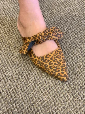 Leopard Bow Flat