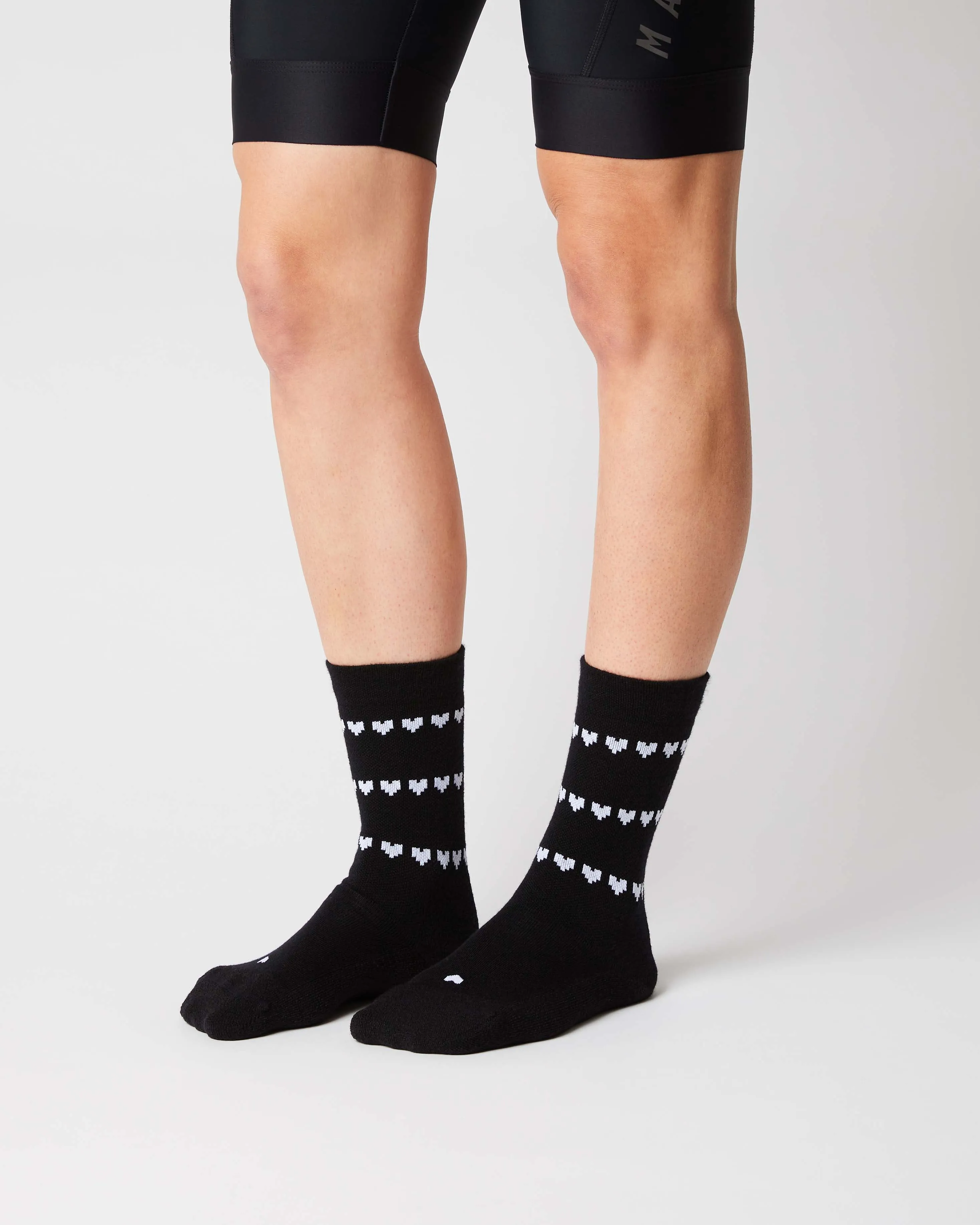 #MERINO HEART BLACK