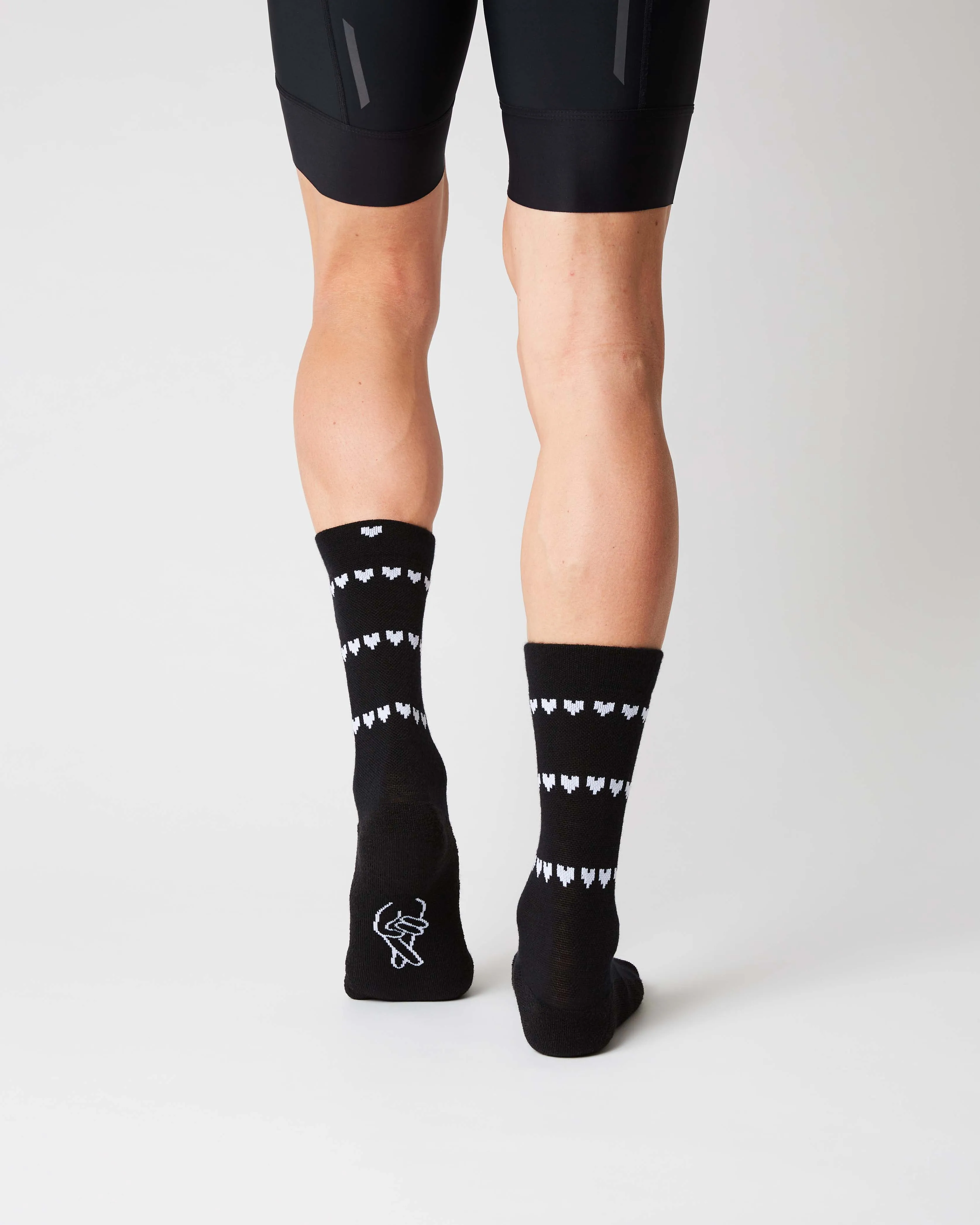 #MERINO HEART BLACK