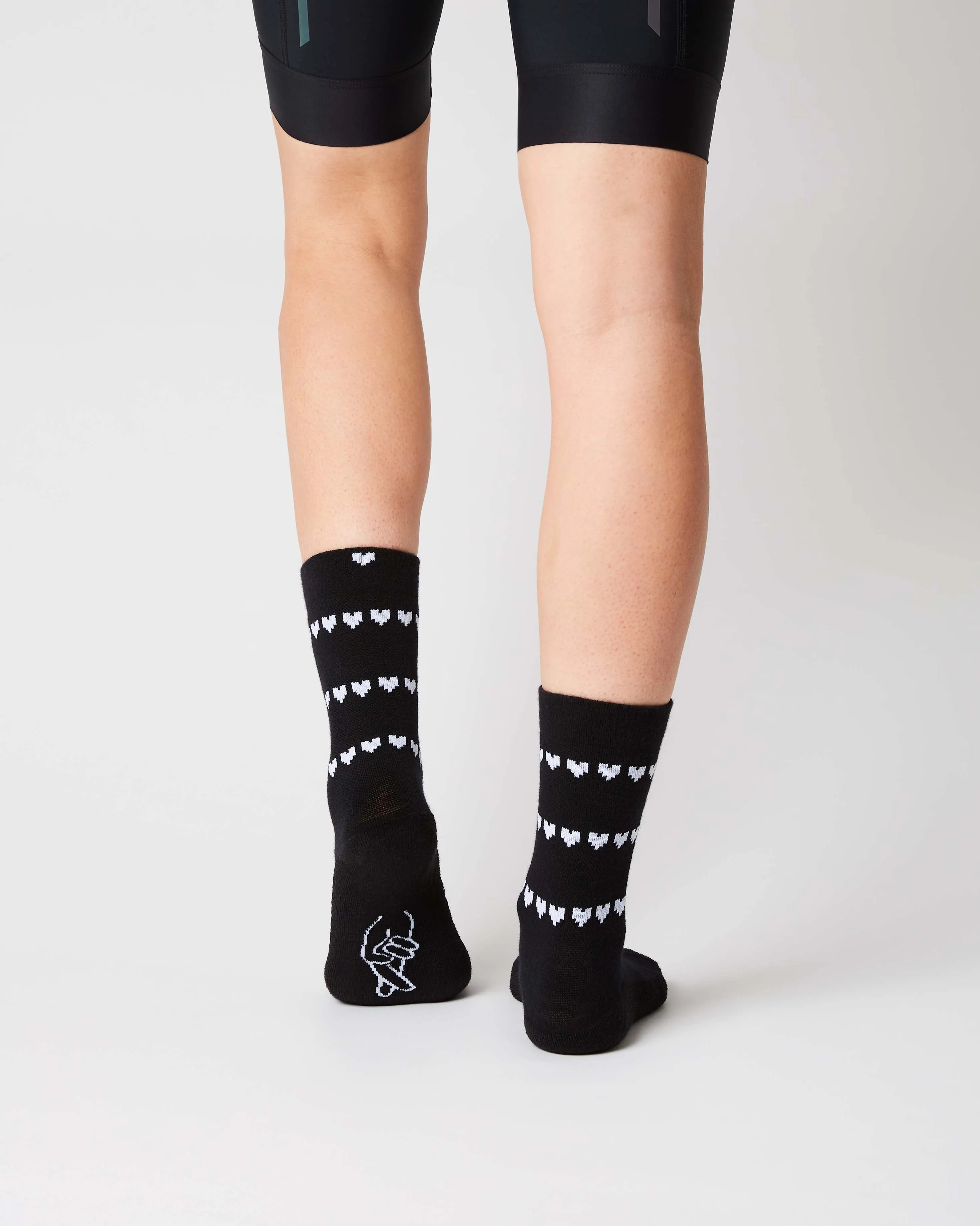 #MERINO HEART BLACK