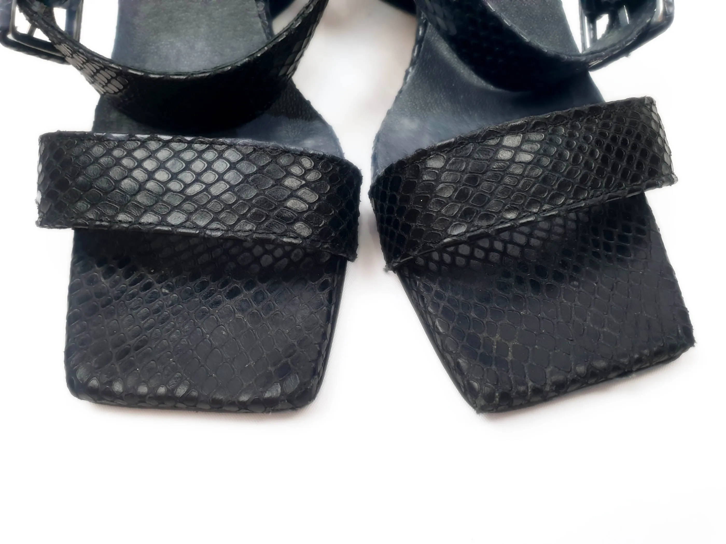 Mi Piaci black leather shoes size 38