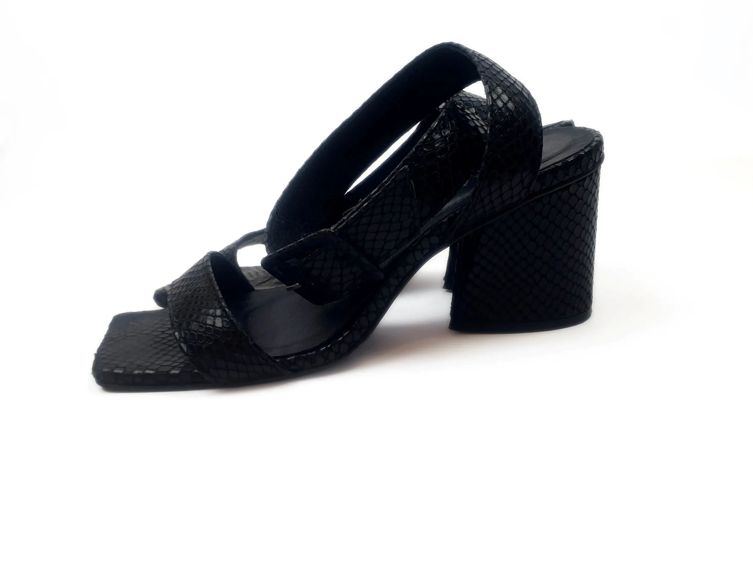 Mi Piaci black leather shoes size 38