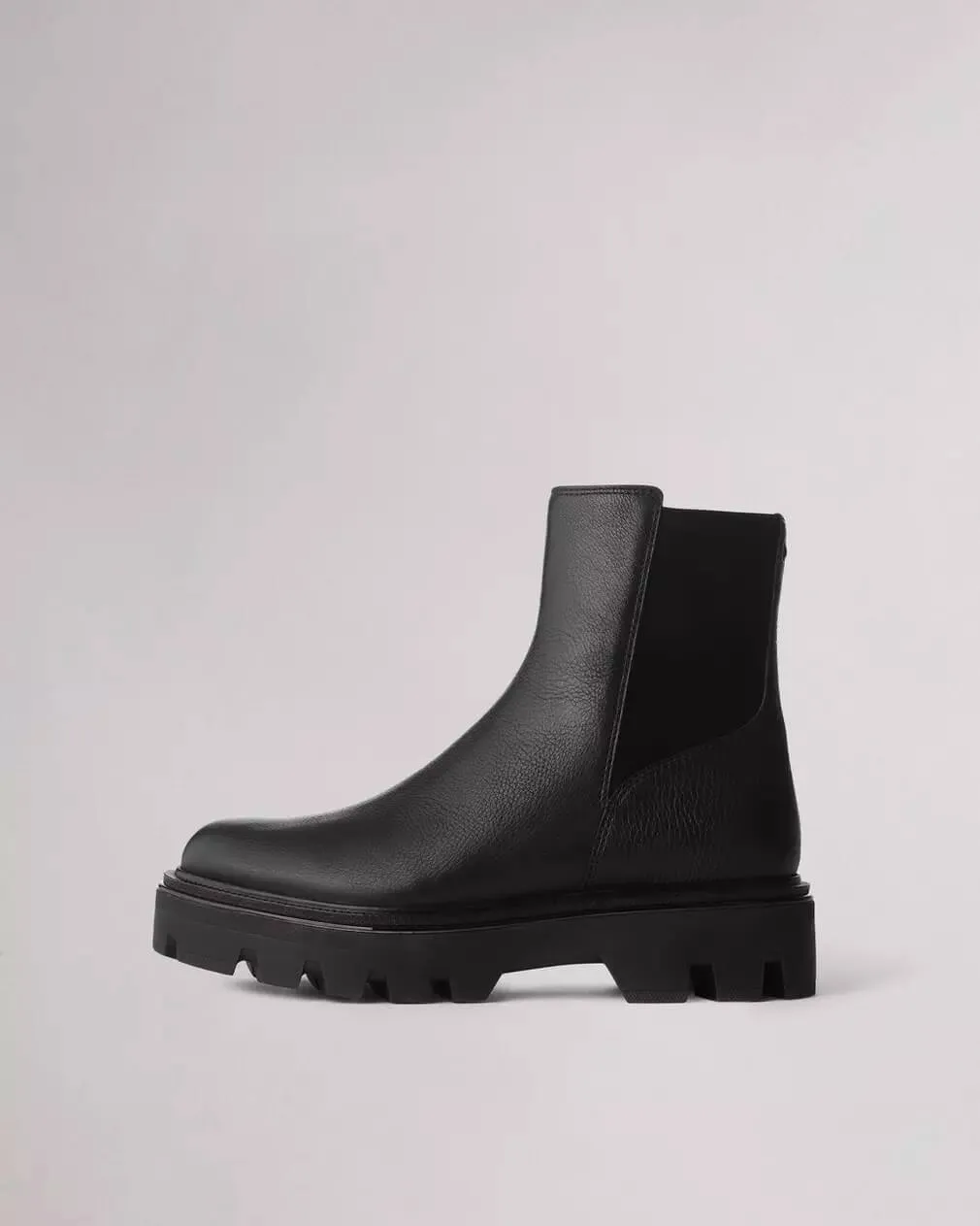 Quinn Chelsea Boot in Black