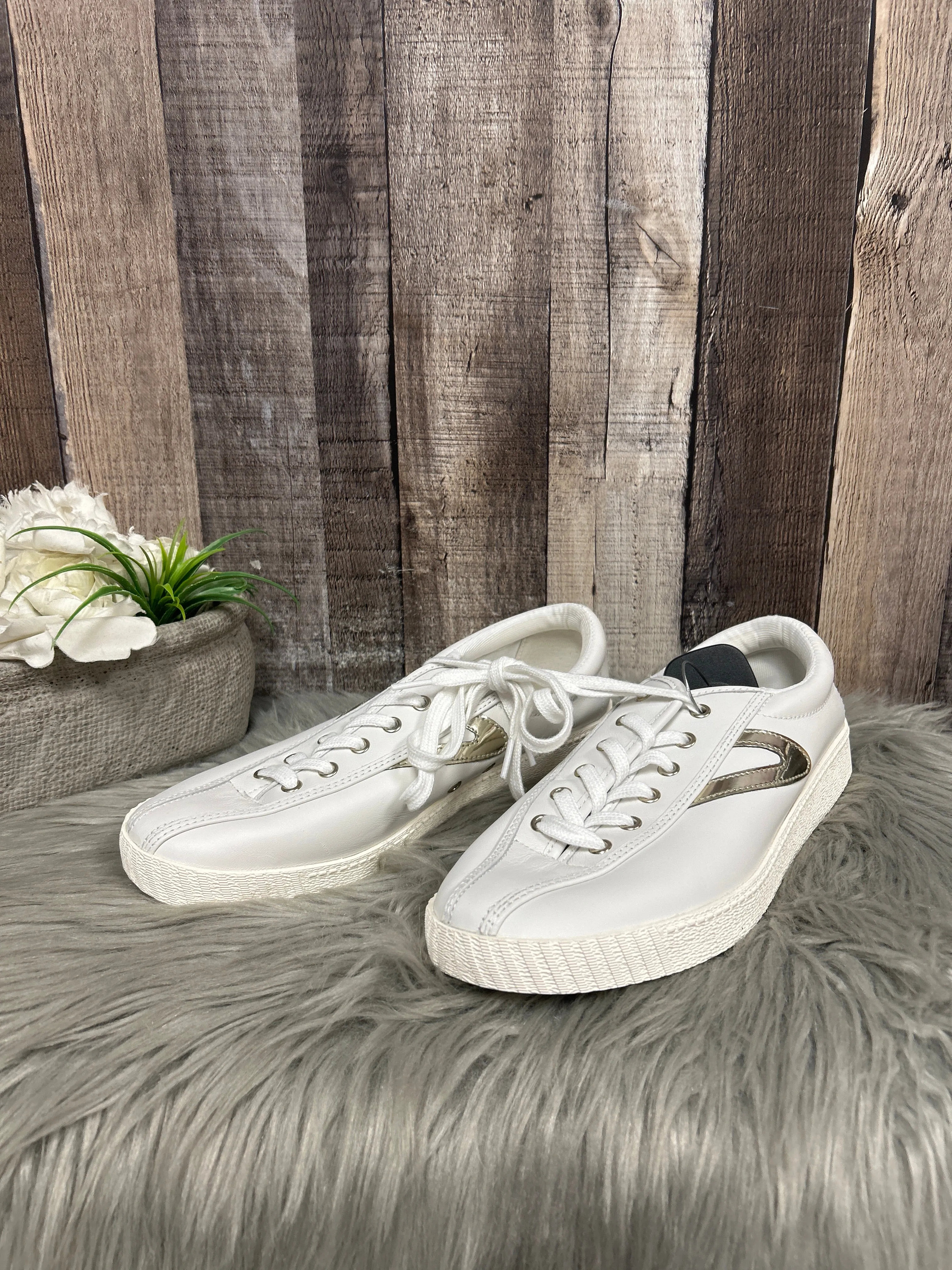 Shoes Sneakers By Cme In White, Size: 8.5