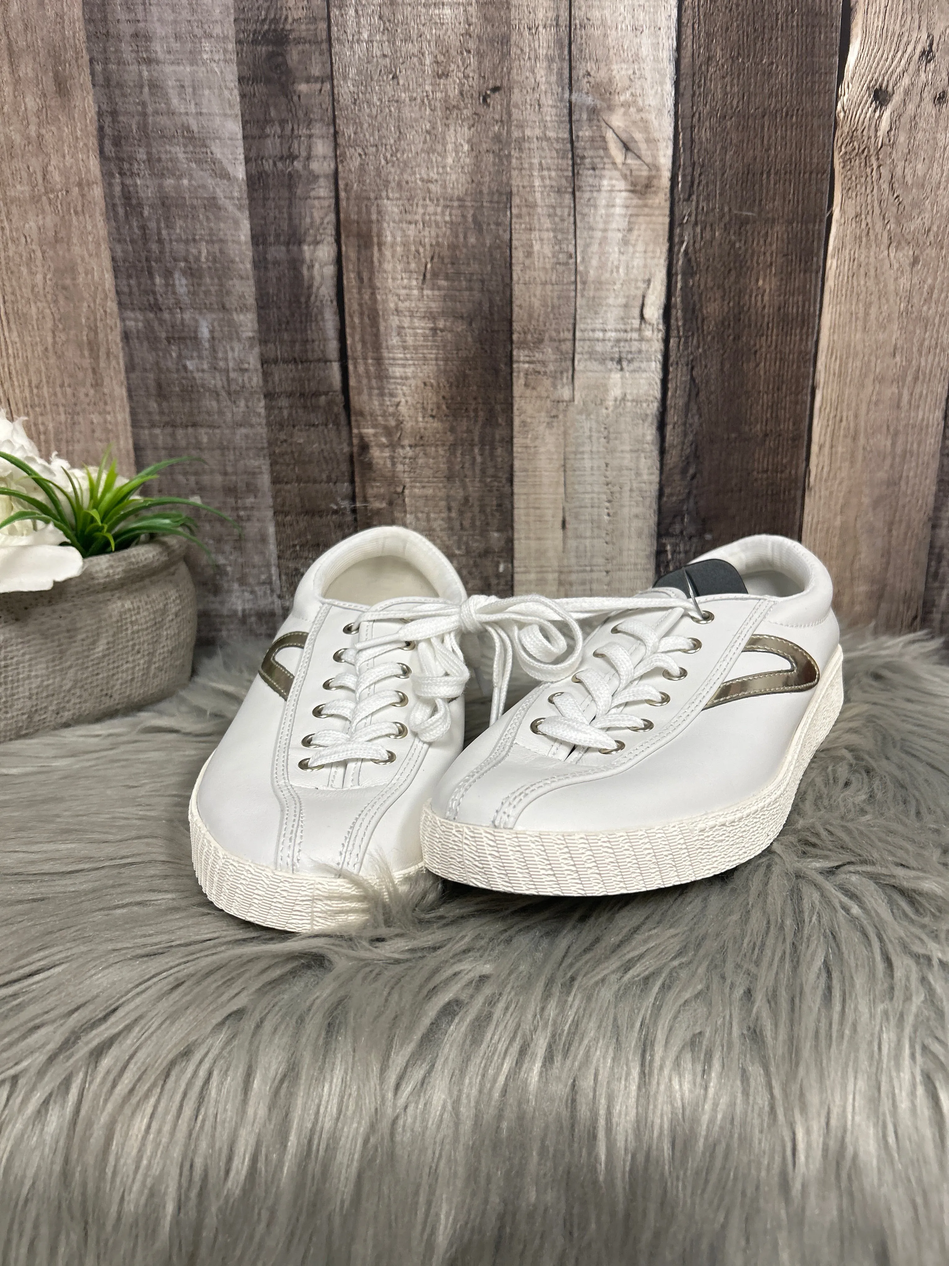 Shoes Sneakers By Cme In White, Size: 8.5