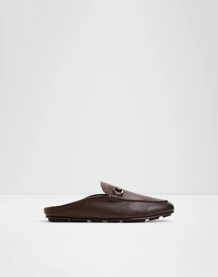 Steadfast / Slip Ons