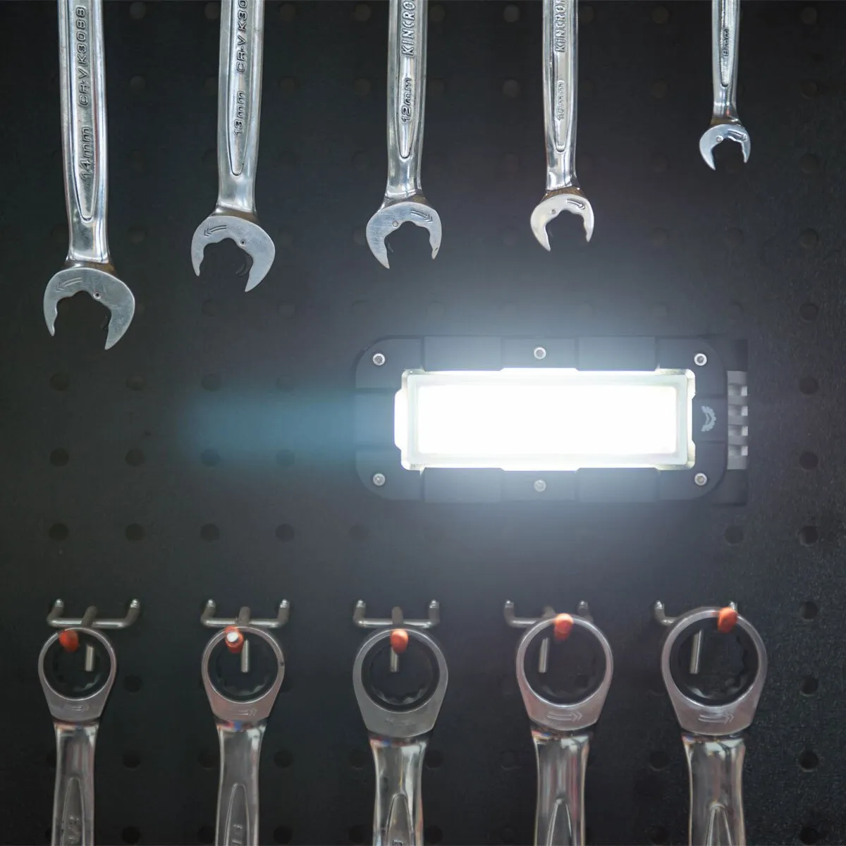 Stedi - T1000 LED Task & Camp Light - IBF