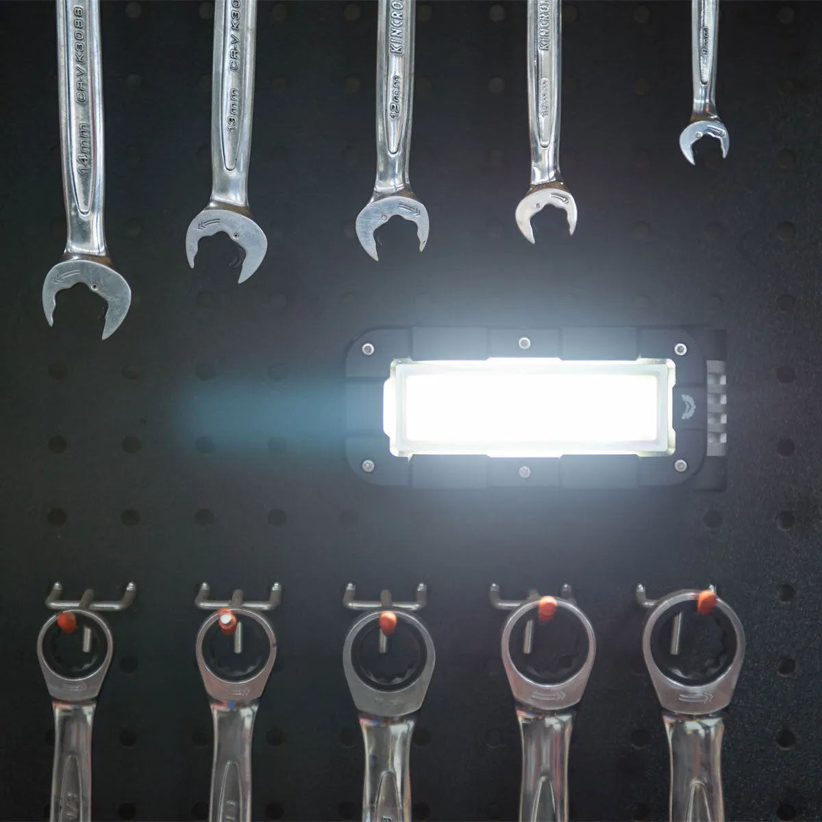 Stedi - T1000 LED Task & Camp Light