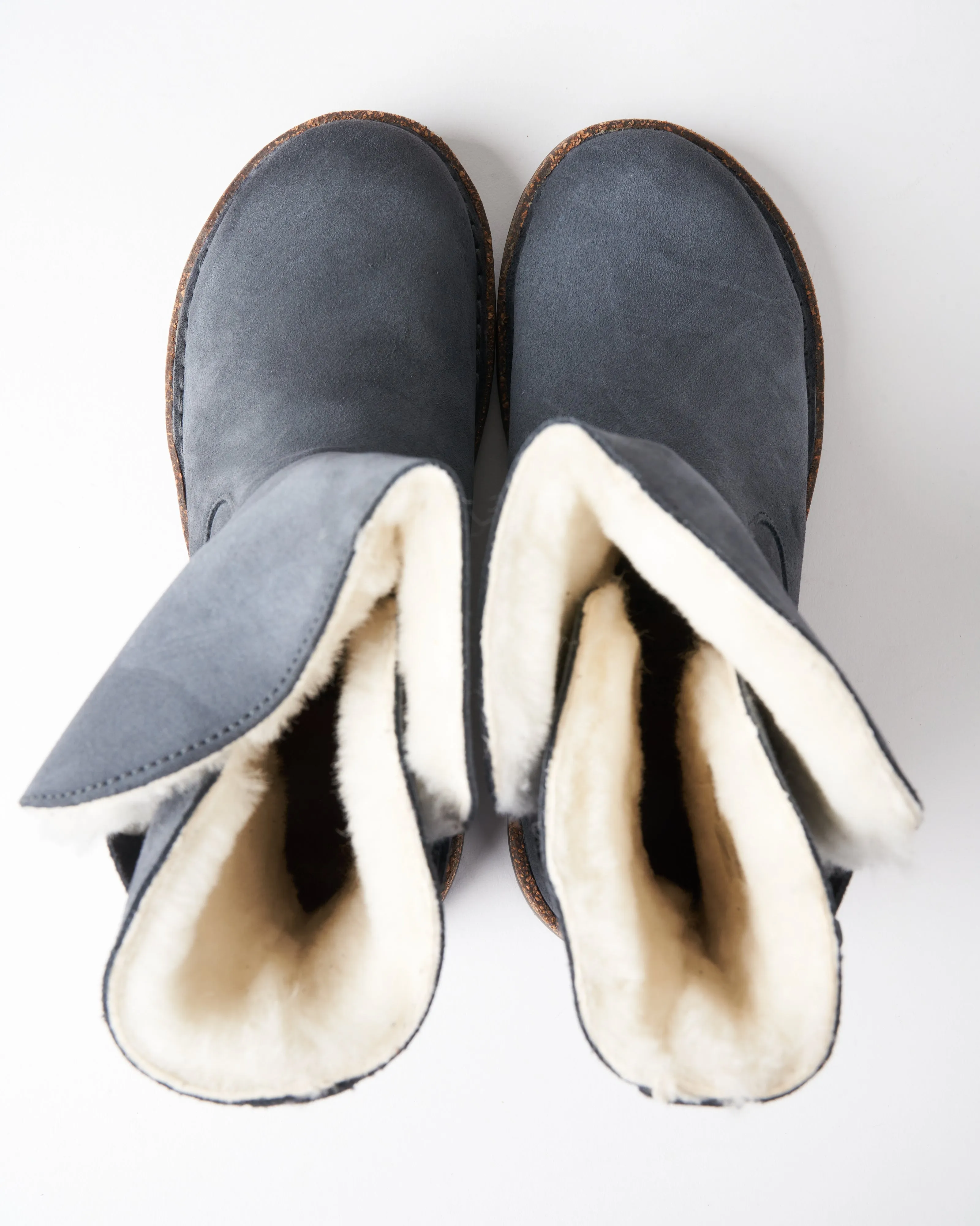 uppsala shearling boot - graphite suede/natural shearling
